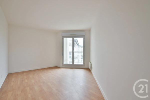 Appartement F4 à vendre  4 pièces - 107,93 m 2   SURESNES  - 92