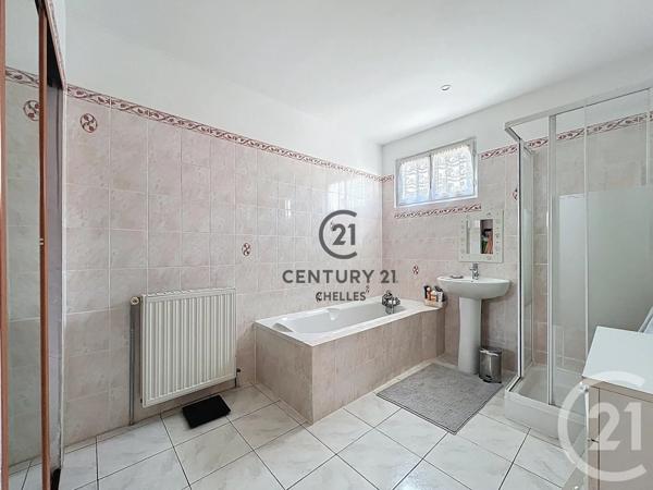 Maison à vendre  5 pièces - 117,41 m 2   CLICHY SOUS BOIS  - 93