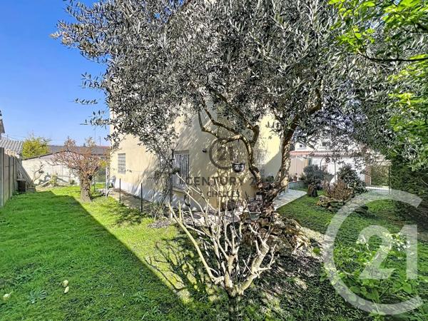 Maison à vendre  5 pièces - 117,41 m 2   CLICHY SOUS BOIS  - 93