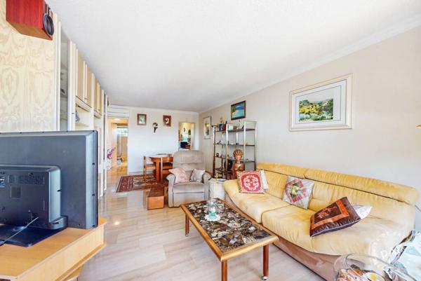 Appartement à vendre 2 pièces en reez de jardin ANTIBES (06)