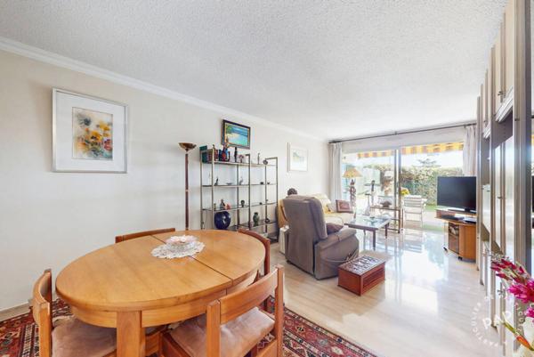 Appartement à vendre 2 pièces en reez de jardin ANTIBES (06)