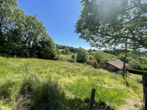 Villa en campagne avec grand terrain et piscine