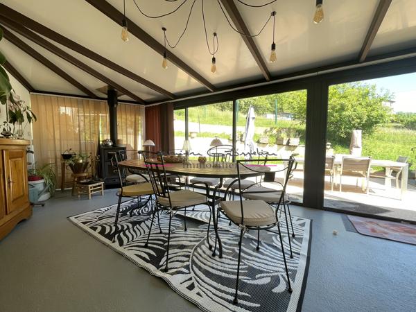 Villa en campagne avec grand terrain et piscine