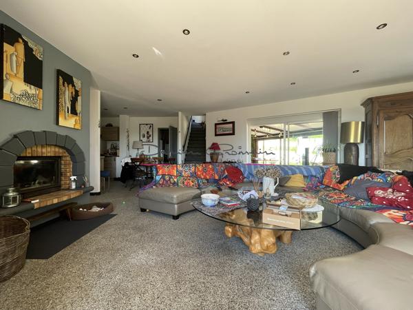 Villa en campagne avec grand terrain et piscine