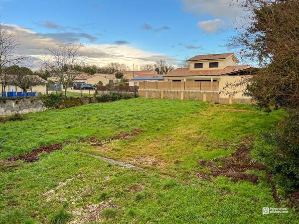 Terrain à bâtir de 921 m² Aubie-et-Espessas proche de Saint-André-de-Cubzac