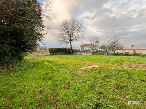 Terrain à bâtir de 921 m² Aubie-et-Espessas proche de Saint-André-de-Cubzac