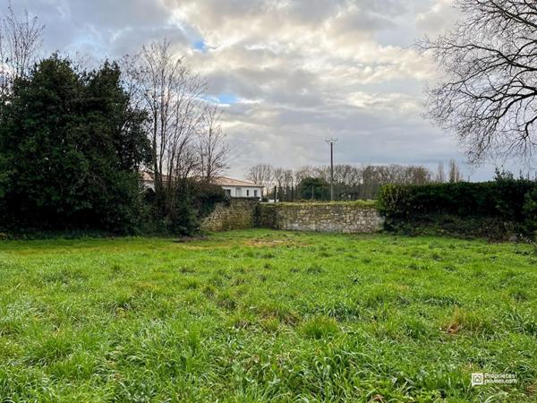 Terrain à bâtir de 921 m² Aubie-et-Espessas proche de Saint-André-de-Cubzac