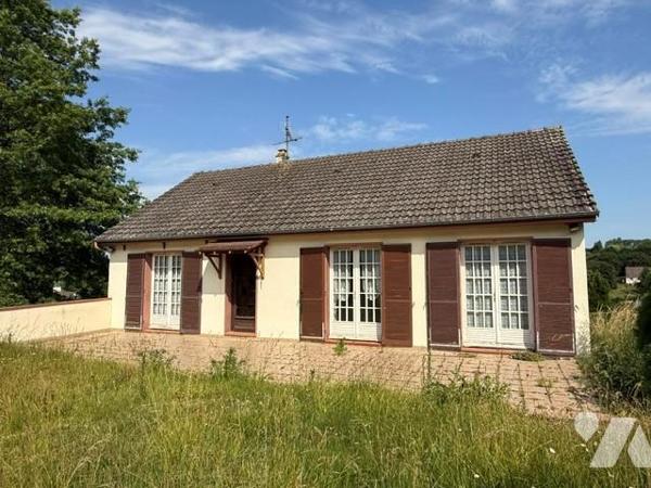 ENTRE LISIEUX ET ORBEC PAVILLON PLAIN-PIED BEAU POTENTIEL BEL ENVIRONNEMENT