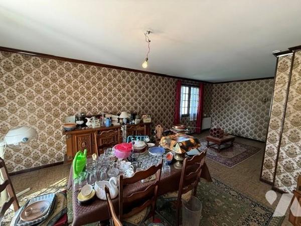 ENTRE LISIEUX ET ORBEC PAVILLON PLAIN-PIED BEAU POTENTIEL BEL ENVIRONNEMENT