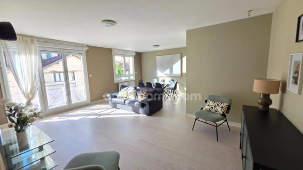 EN EXCLUSIVITE APPARTEMENT TYPE 3 AVEC ASCENSEUR - CAVE ET PARKING SECURISE DANS RESIDENCE STANDING