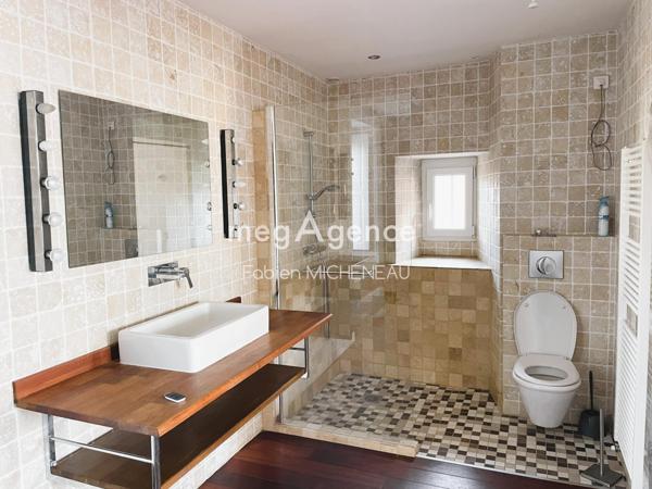 Maison à VEZINS, 49340 - 10 pièces 233m²