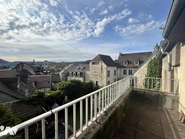 BESANCON (25) : IMMEUBLE MIXTE RUE RICHEBOURG 