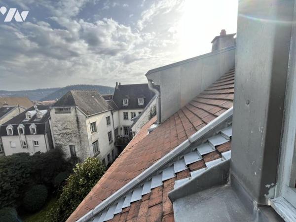 BESANCON (25) : IMMEUBLE MIXTE RUE RICHEBOURG 