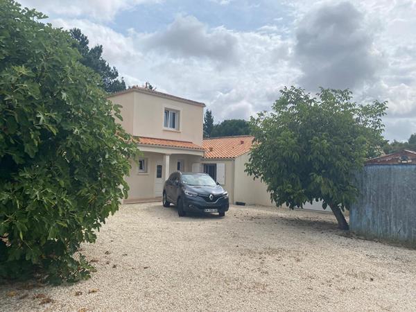 Maison St Michel En L Herm