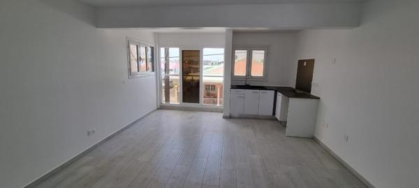 Studio récent loué vide