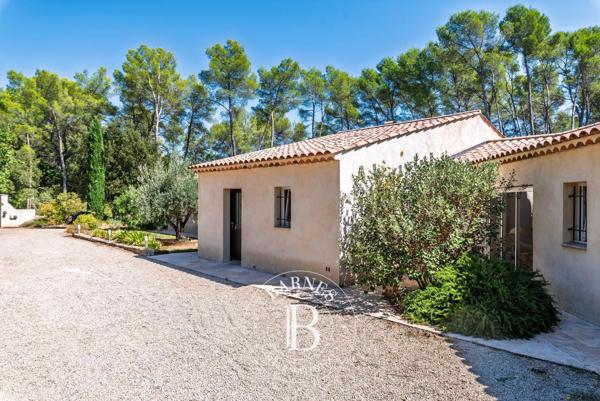 Lorgues, Maison 7 Chambres -  330 m² à vendre