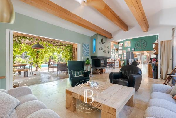 Lorgues, Maison 7 Chambres -  330 m² à vendre