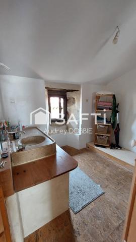 07460 : Maison Pierre de 153m²avce grande terrasse , patio et terrain