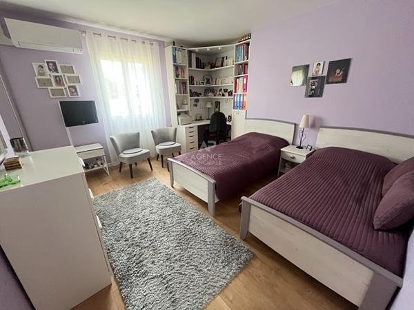 Maison Pontoise TRIBUNAL 7 pièce(s) 206.65 m² €698 000 ** - Référence 11015