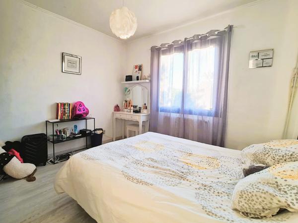 Montayral (47500) Maison vie de plain pied 4 chambres, piscine et dépendances à Montayral