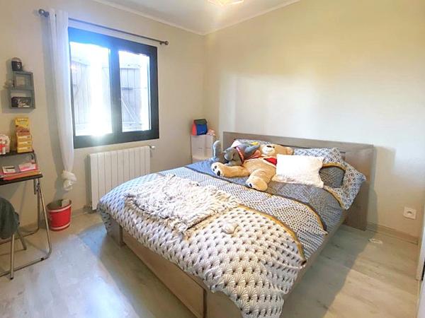 Montayral (47500) Maison vie de plain pied 4 chambres, piscine et dépendances à Montayral