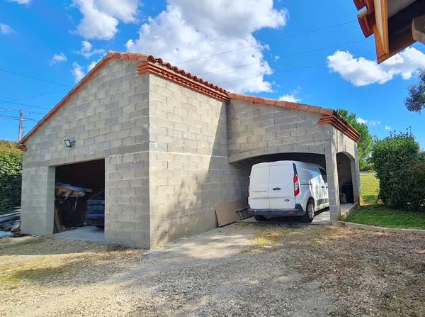 Montayral (47500) Maison vie de plain pied 4 chambres, piscine et dépendances à Montayral