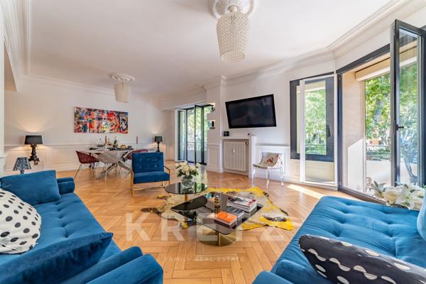 AIX-EN-PROVENCE - CENTRE-VILLE - APPARTEMENT 123M2 - 2 CHAMBRES - ASCENSEUR - PROXIMITÉ PARC JOURDAN