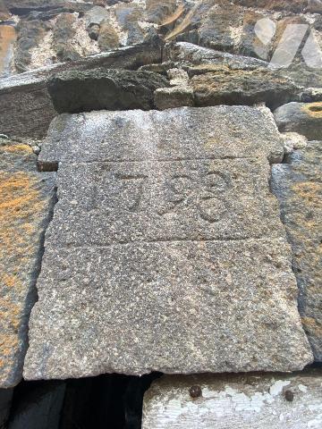 A vendre à Chaussenac, idéalement placée entre les villages de Pleaux et de Mauriac, une maison...