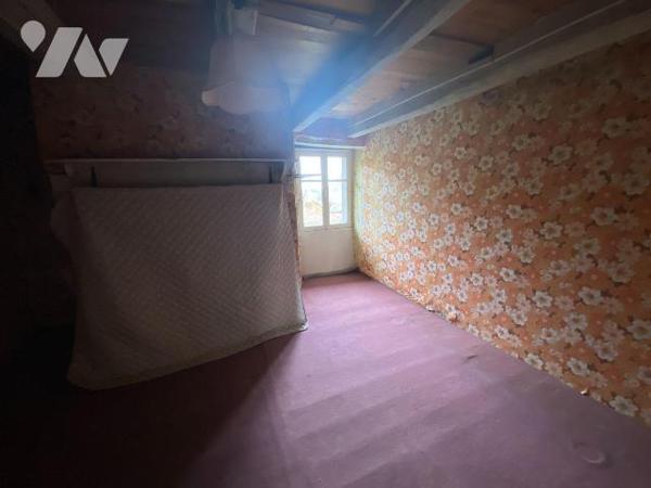 A vendre à Chaussenac, idéalement placée entre les villages de Pleaux et de Mauriac, une maison...