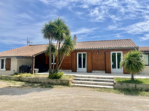 Villa de plain-pied 154 m2 sur 1023 m2 de terrain clos Camaret-sur-Aigues (84850)