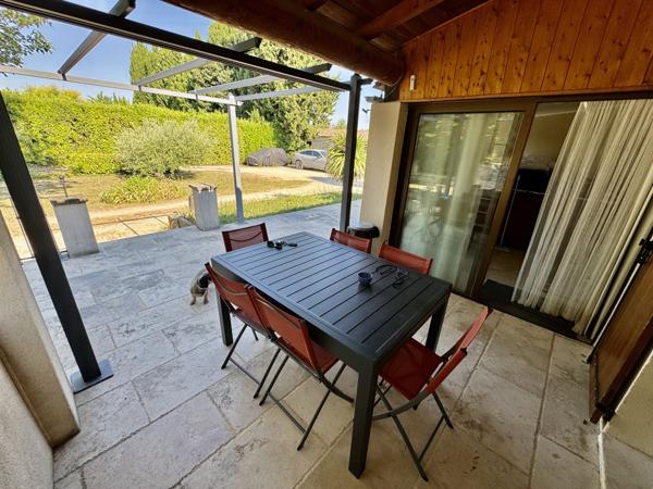 Villa de plain-pied 154 m2 sur 1023 m2 de terrain clos Camaret-sur-Aigues (84850)