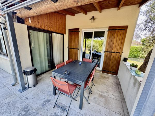 Villa de plain-pied 154 m2 sur 1023 m2 de terrain clos Camaret-sur-Aigues (84850)