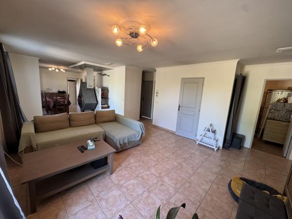 Villa de plain-pied 154 m2 sur 1023 m2 de terrain clos Camaret-sur-Aigues (84850)