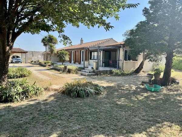 Villa de plain-pied 154 m2 sur 1023 m2 de terrain clos Camaret-sur-Aigues (84850)