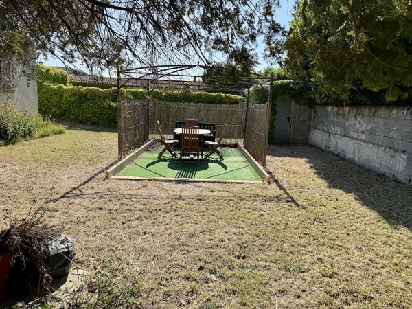 Villa de plain-pied 154 m2 sur 1023 m2 de terrain clos Camaret-sur-Aigues (84850)