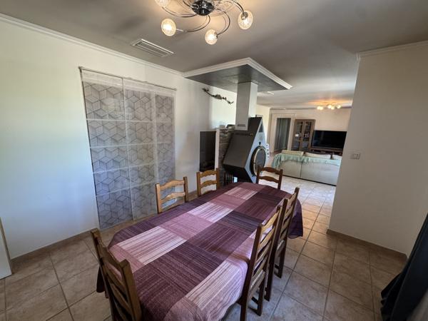 Villa de plain-pied 154 m2 sur 1023 m2 de terrain clos Camaret-sur-Aigues (84850)