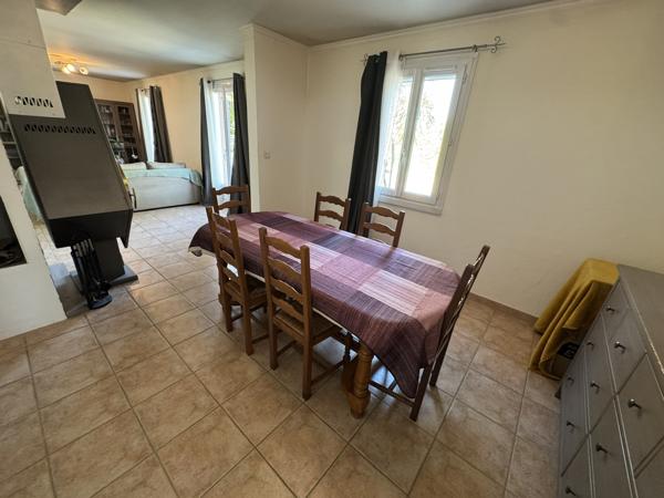 Villa de plain-pied 154 m2 sur 1023 m2 de terrain clos Camaret-sur-Aigues (84850)