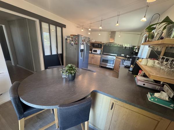 Villa de plain-pied 154 m2 sur 1023 m2 de terrain clos Camaret-sur-Aigues (84850)