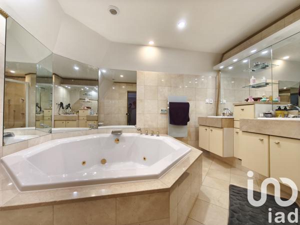Maison à vendre 9 pièces 303 m² Noisy-le-Grand