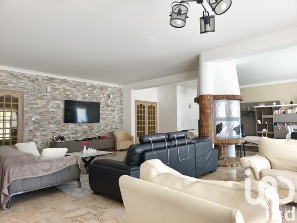 Maison à vendre 9 pièces 303 m² Noisy-le-Grand