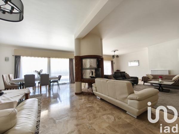 Maison à vendre 9 pièces 303 m² Noisy-le-Grand