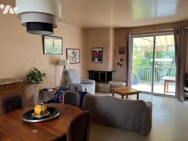 Immeuble à vendre centre de GENNES 