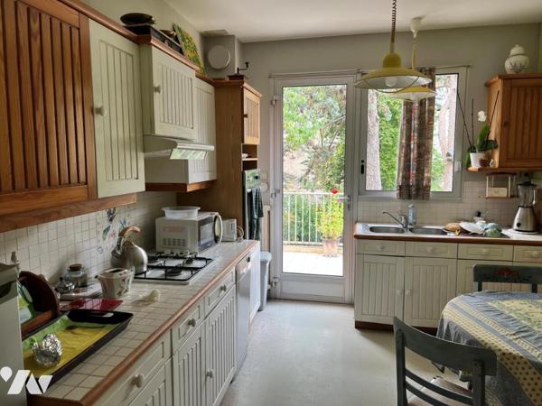 Immeuble à vendre centre de GENNES 