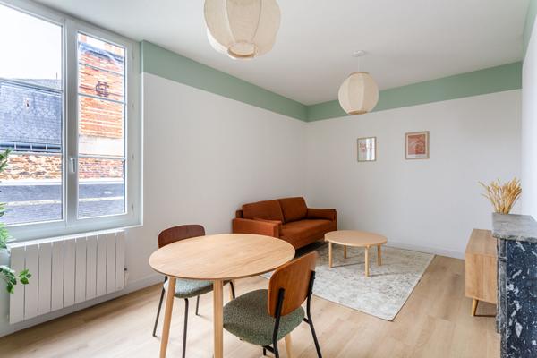 "APPARTEMENT MEUBLÉ 2 PIECES LE MANS 42M2"