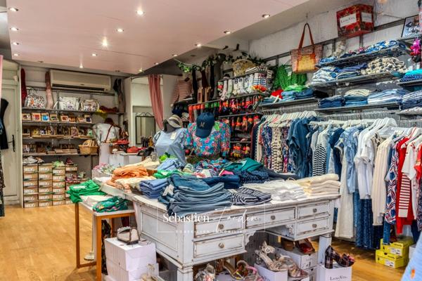🛍️ À CÉDER – Boutique de prêt-à-porter “Emilie Jane” – Emplacement N°1 au cœur du Castellet (83) 📍 Rue du Jeu de Paume – Centre piéton du village médiéval