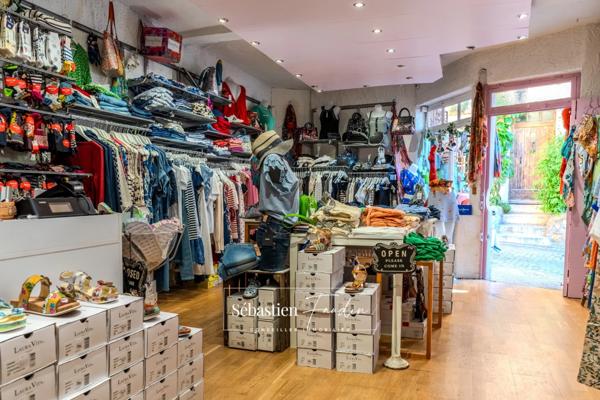 🛍️ À CÉDER – Boutique de prêt-à-porter “Emilie Jane” – Emplacement N°1 au cœur du Castellet (83) 📍 Rue du Jeu de Paume – Centre piéton du village médiéval