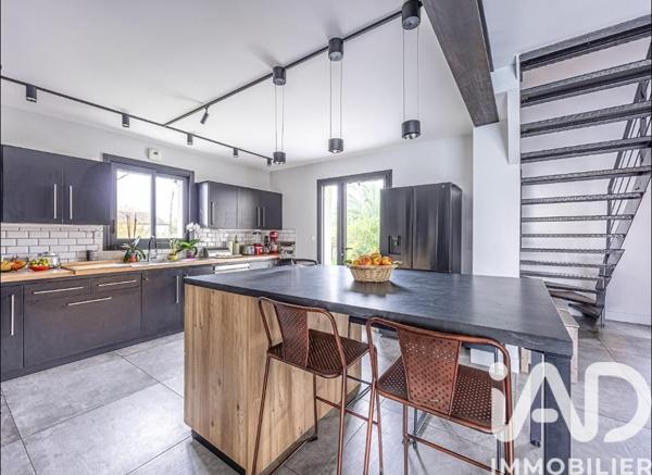 Maison à vendre 8 pièces 207 m² Nieul-sur-Mer