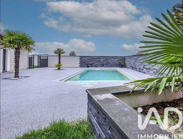 Maison à vendre 8 pièces 207 m² Nieul-sur-Mer