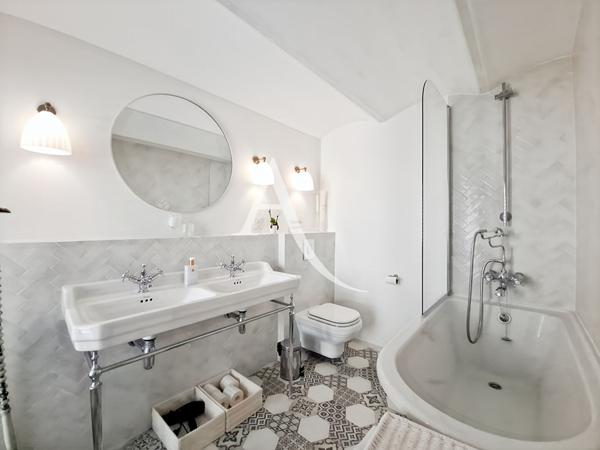 Appartement Cannes 4 pièces 82.71 m² centre ville Banane