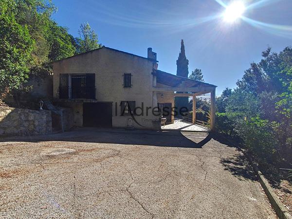 Villa Montauroux 5 pièces sur 3800m2 de terrain avec piscine